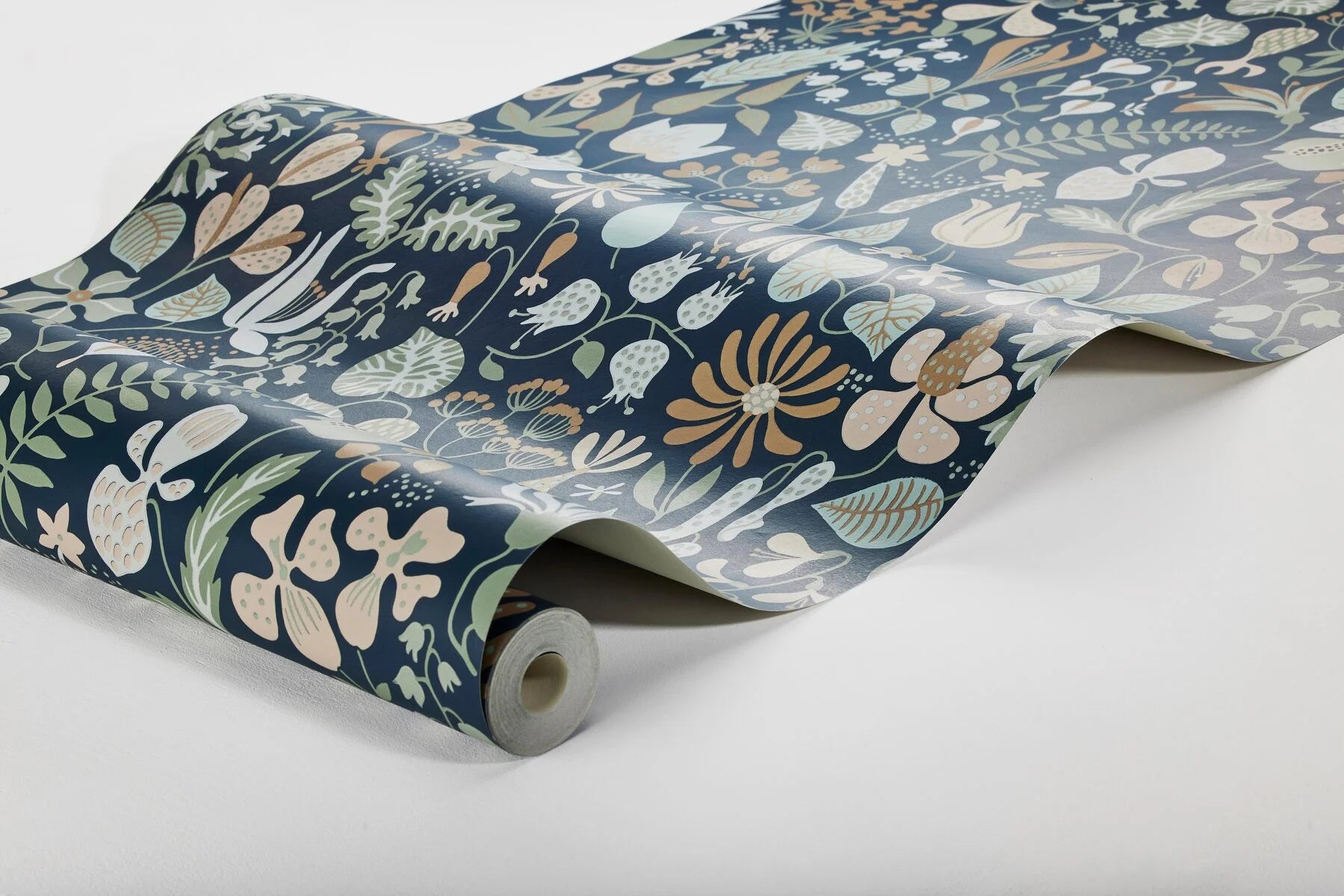 Stig Lindberg Herbarium Wallpaper by BoråsTapeter