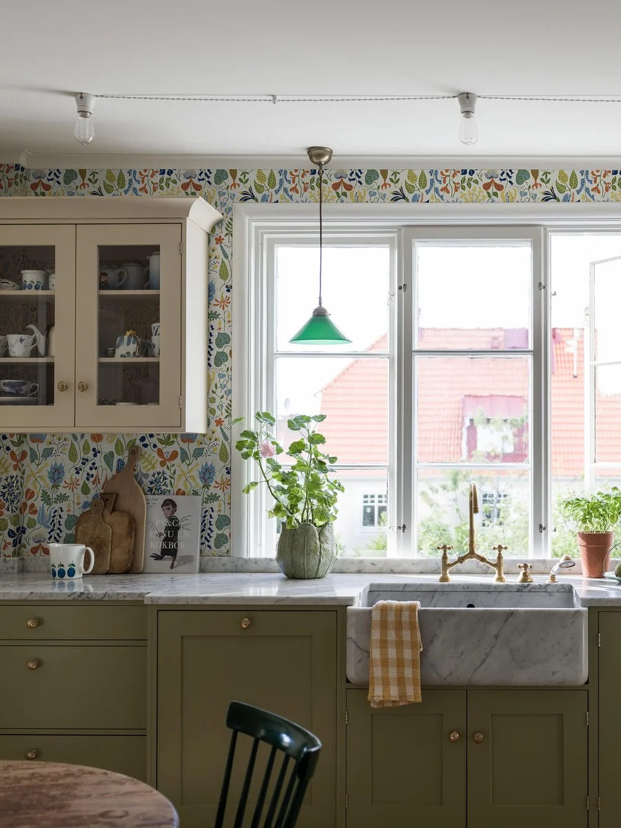 Stig Lindberg Herbarium Wallpaper by BoråsTapeter