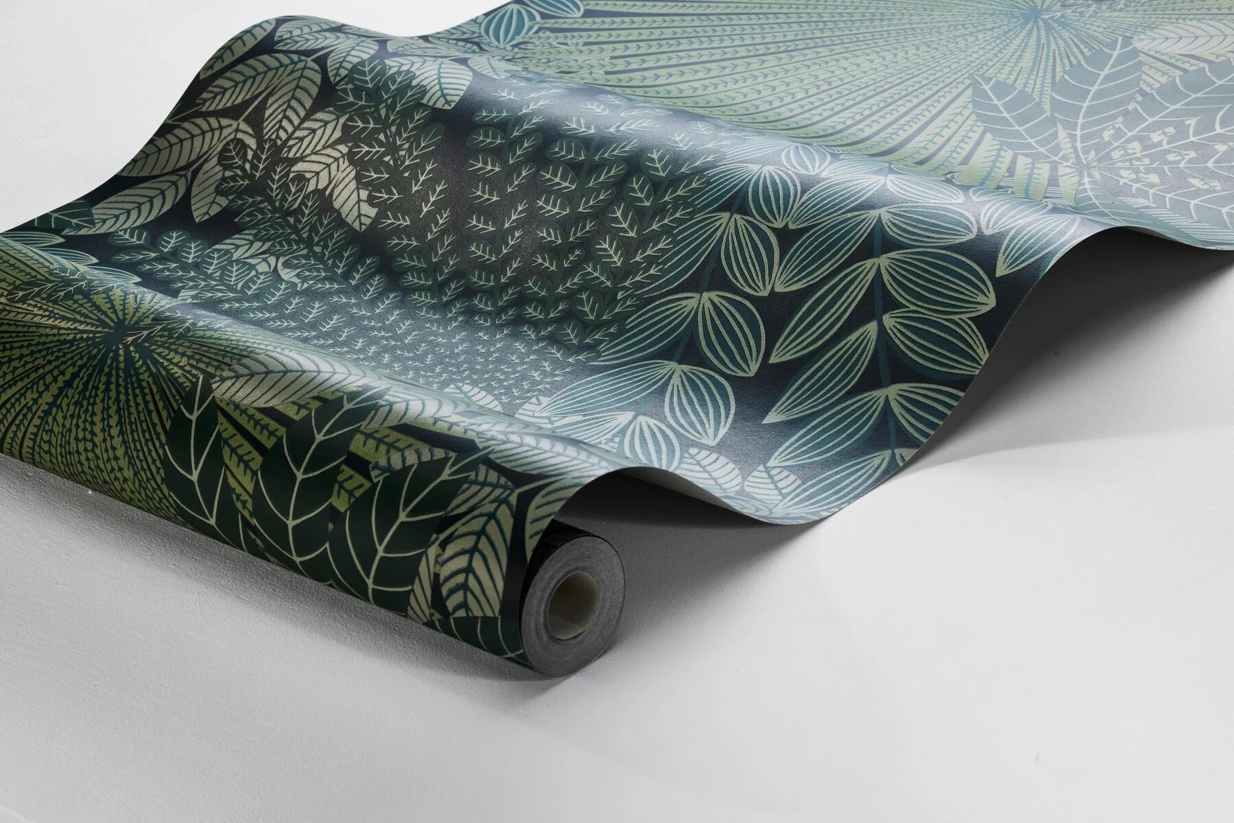 Velvet Leaves Wallpaper by BoråsTapeter