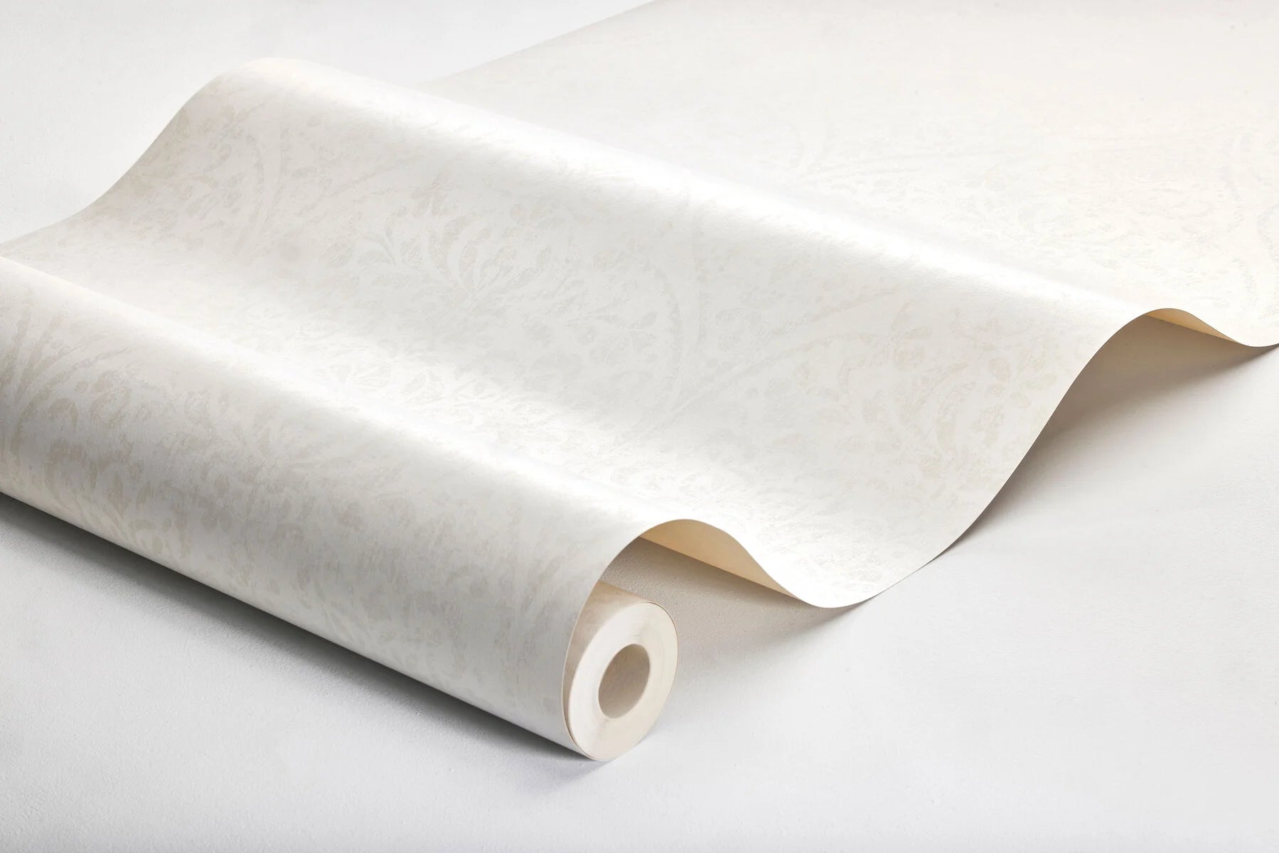 Hidden Medallion wallpaper by Boråstapeter