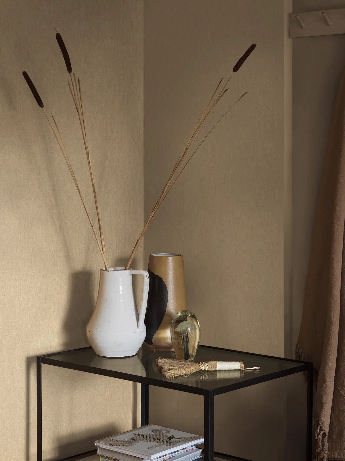 Linen wallpaper by BoråsTapeter