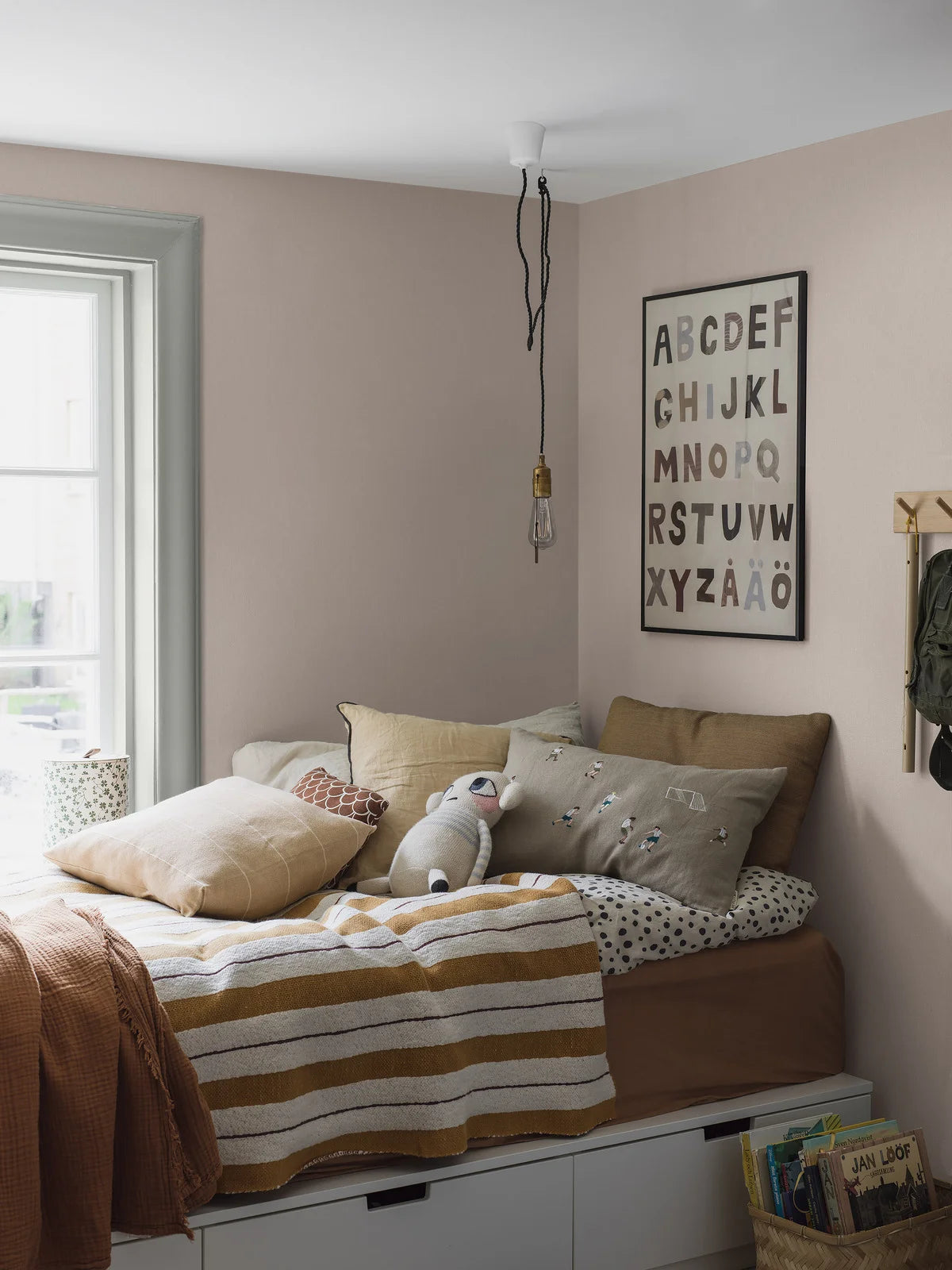 Linen wallpaper by BoråsTapeter