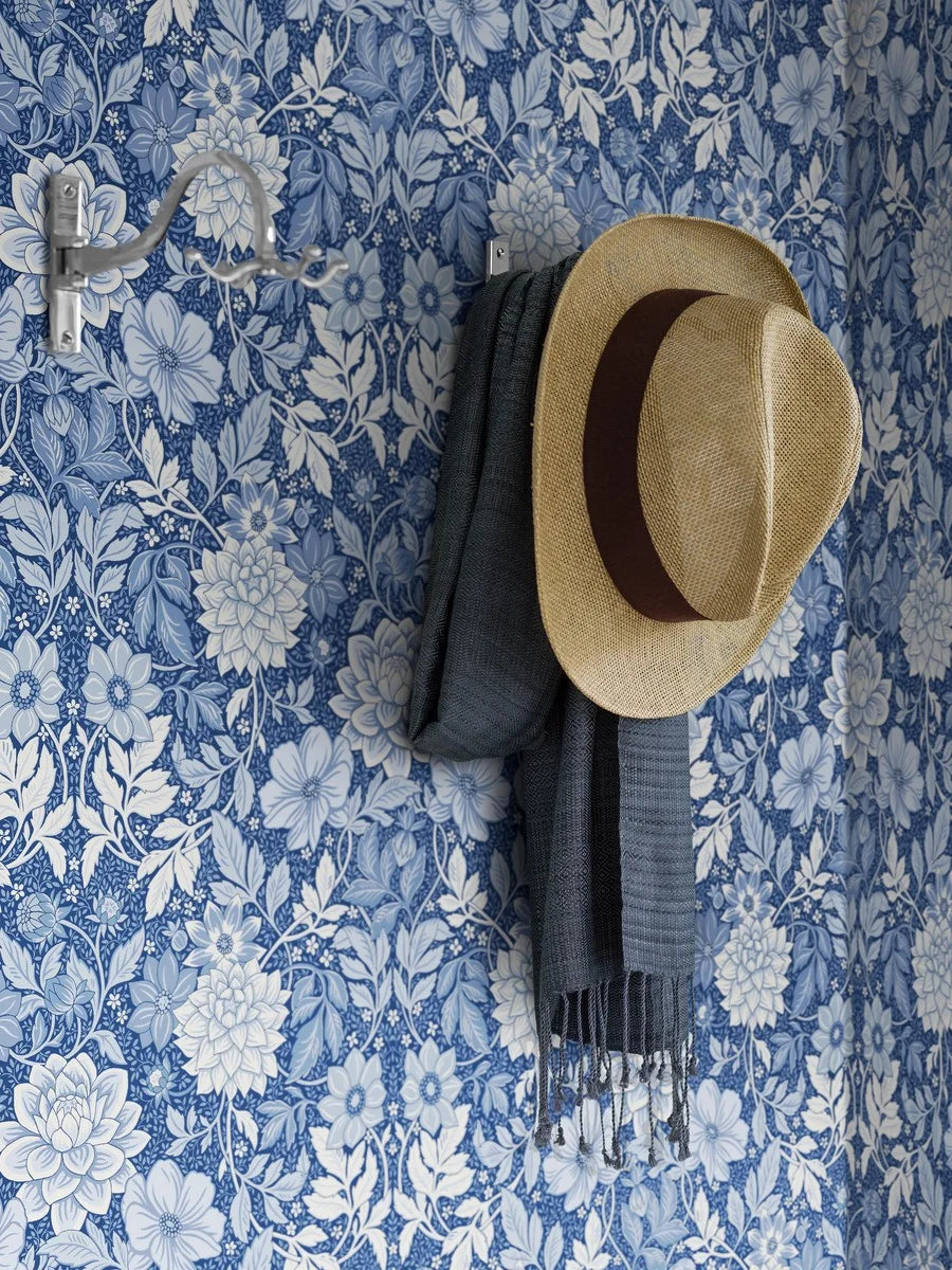 Dahlia Garden Wallpaper by Boråstapeter