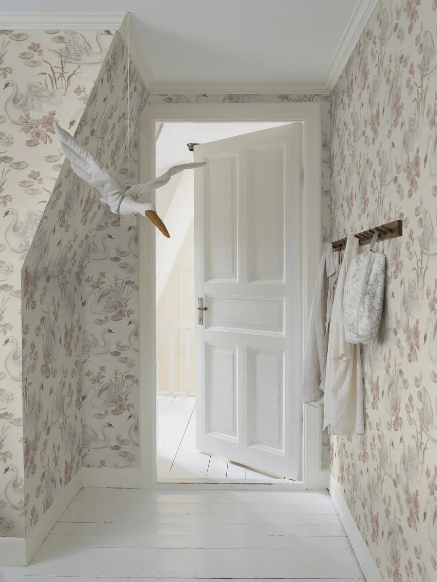 Lily Swan Wallpaper by BoråsTapeter