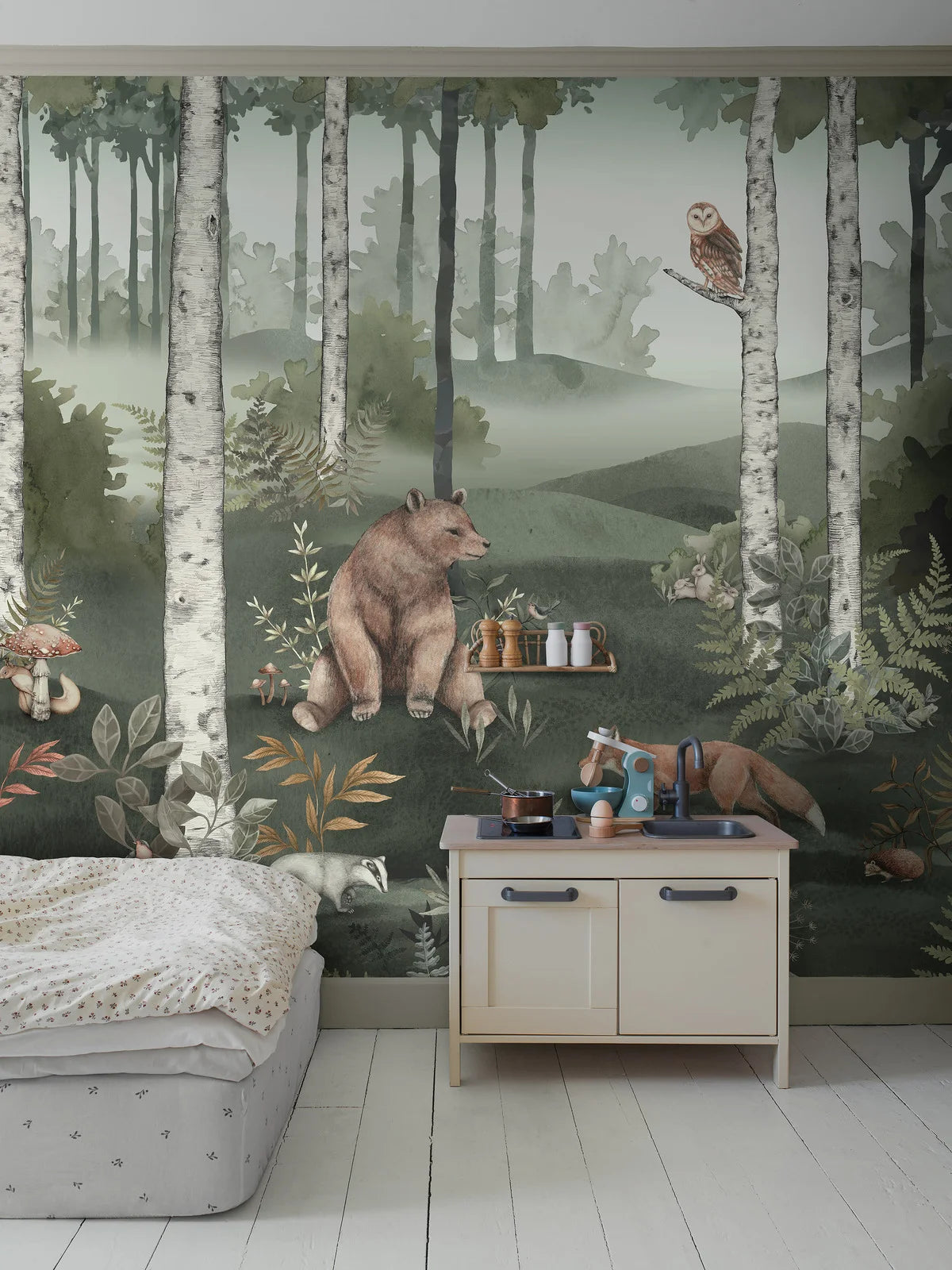 Wild Forest mural by BoråsTapeter