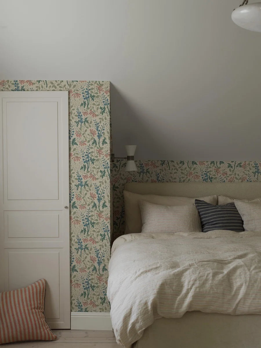 Trädgårdsfröjd Wallpaper by BoråsTapeter