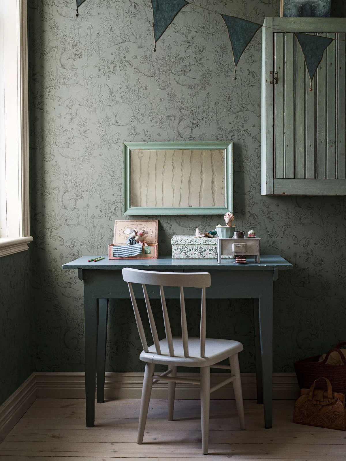 Forest Friends wallpaper by Boråstapeter