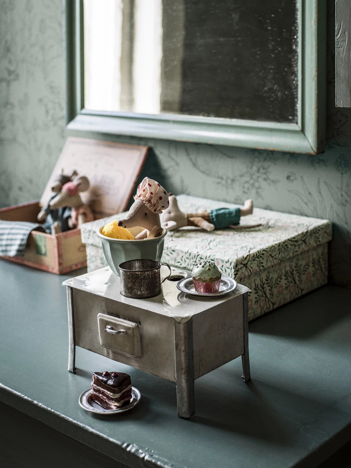 Forest Friends wallpaper by Boråstapeter