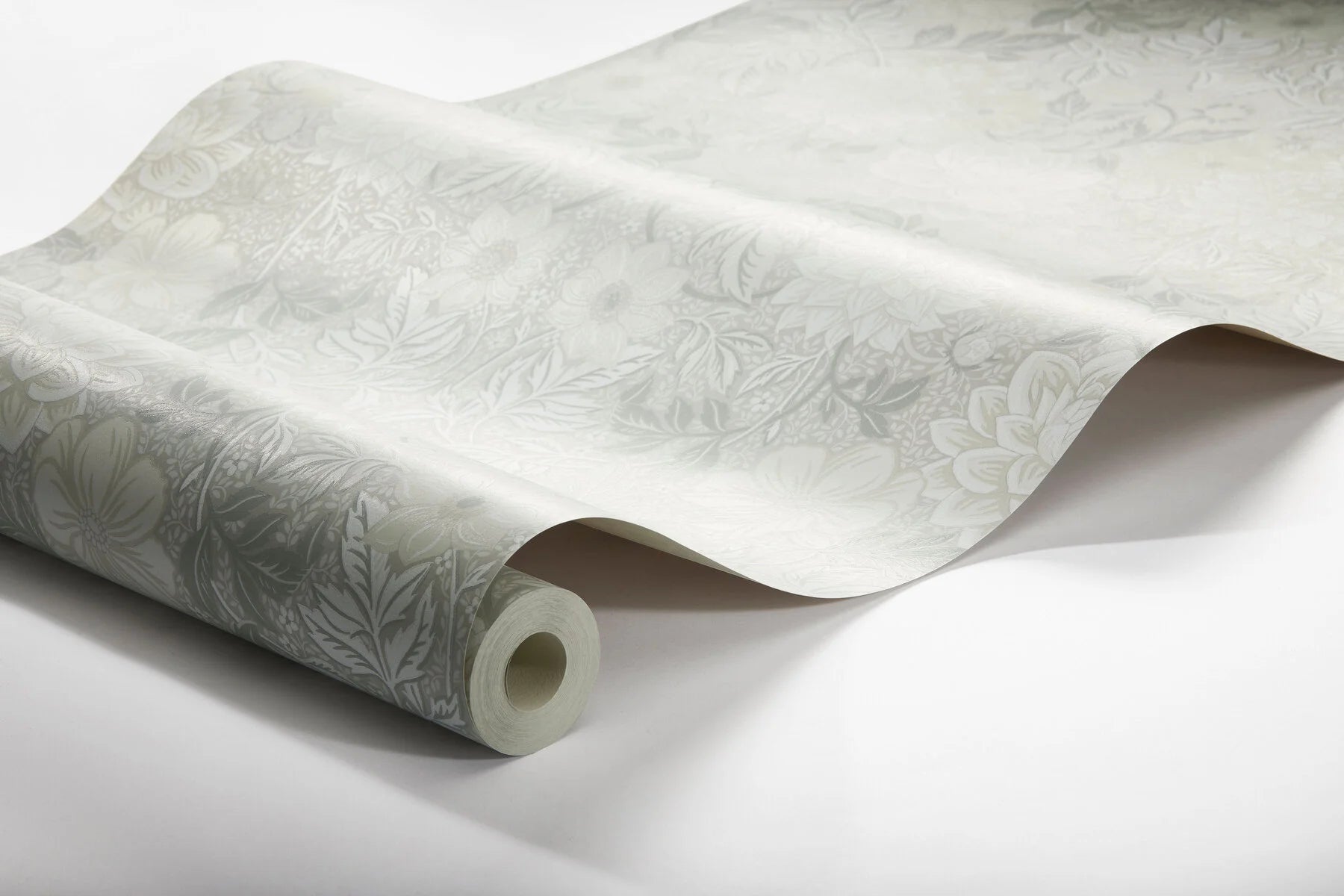 Dahlia Garden Wallpaper by Boråstapeter