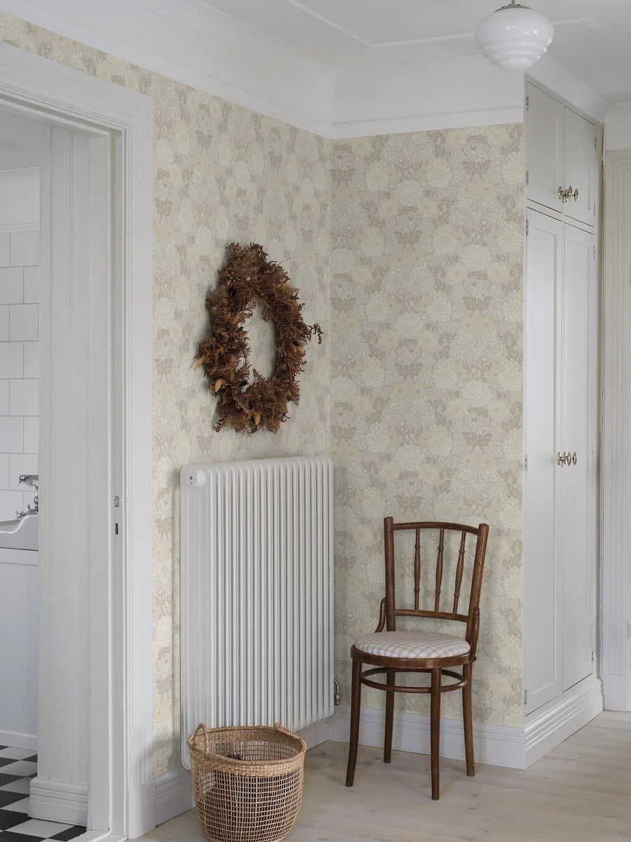 Dahlia Garden Wallpaper by Boråstapeter