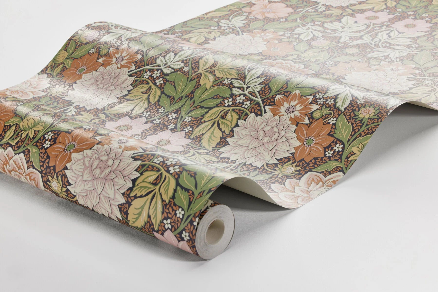 Dahlia Garden Wallpaper by Boråstapeter