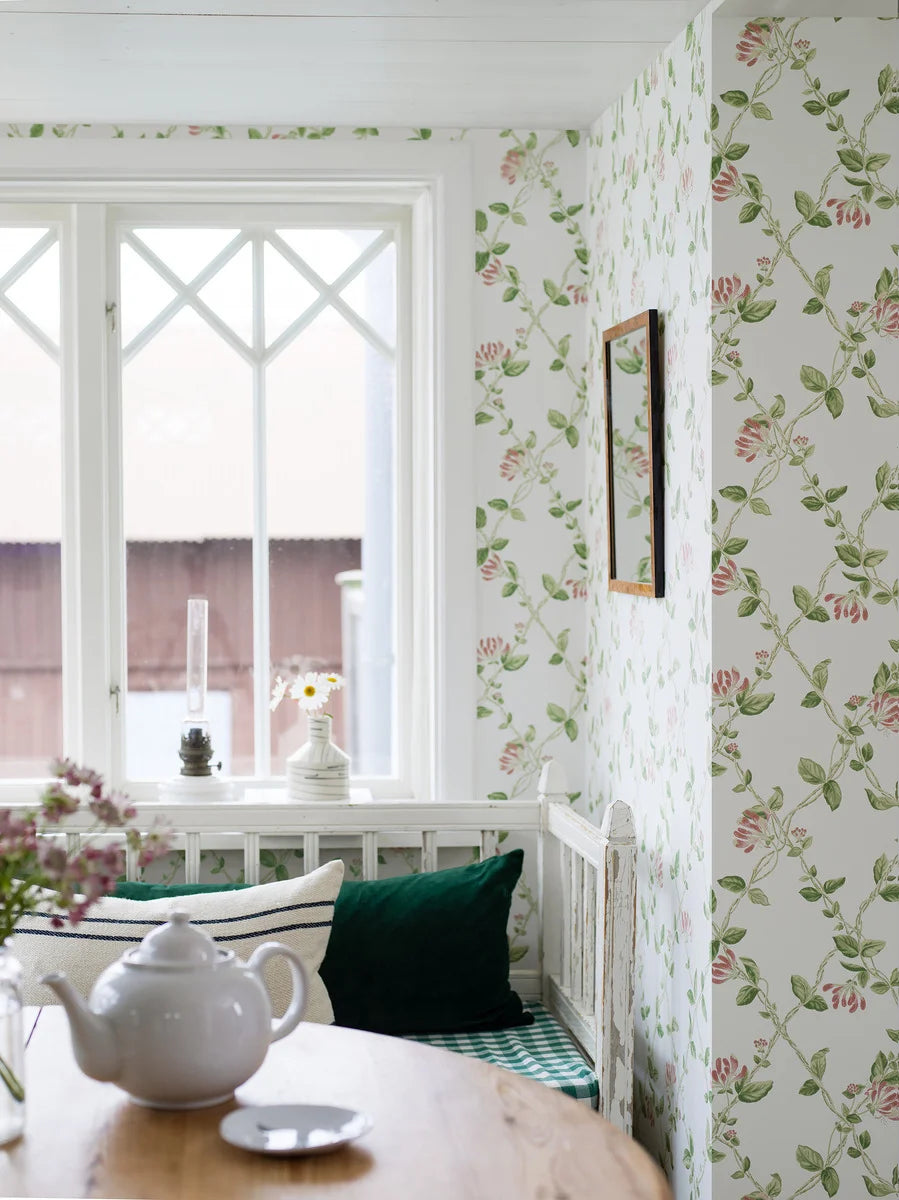 Honeysuckle wallpaper by Boråstapeter