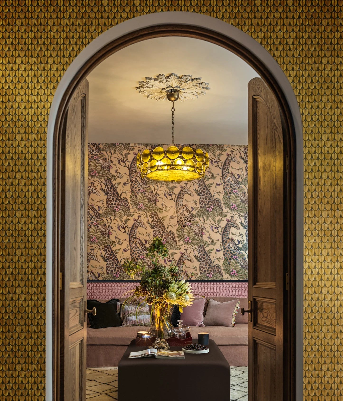 Royal Giraffe Gilded Wallpaper by Cole & Son