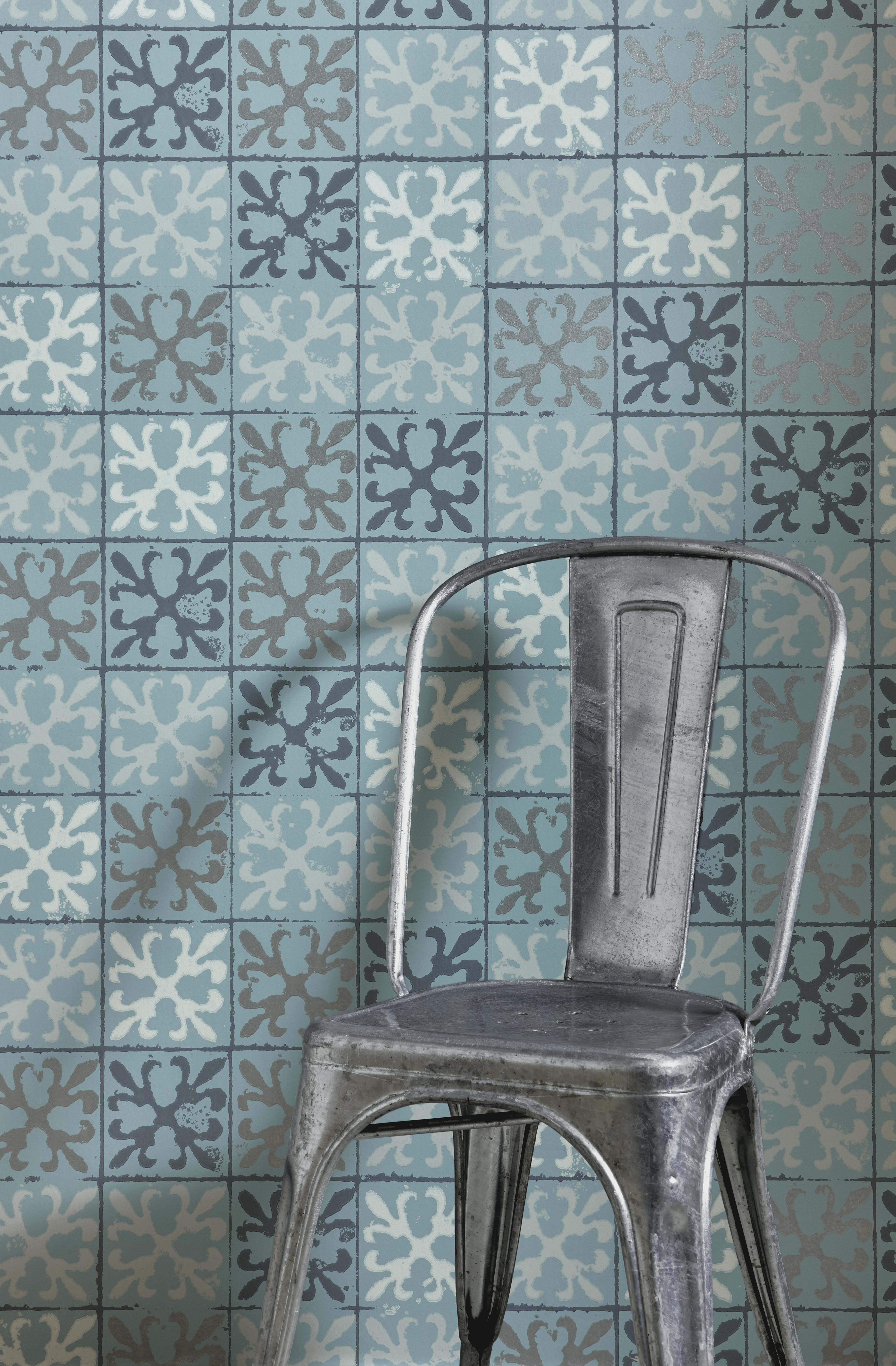 Fleur de Lys Tile Wallpaper