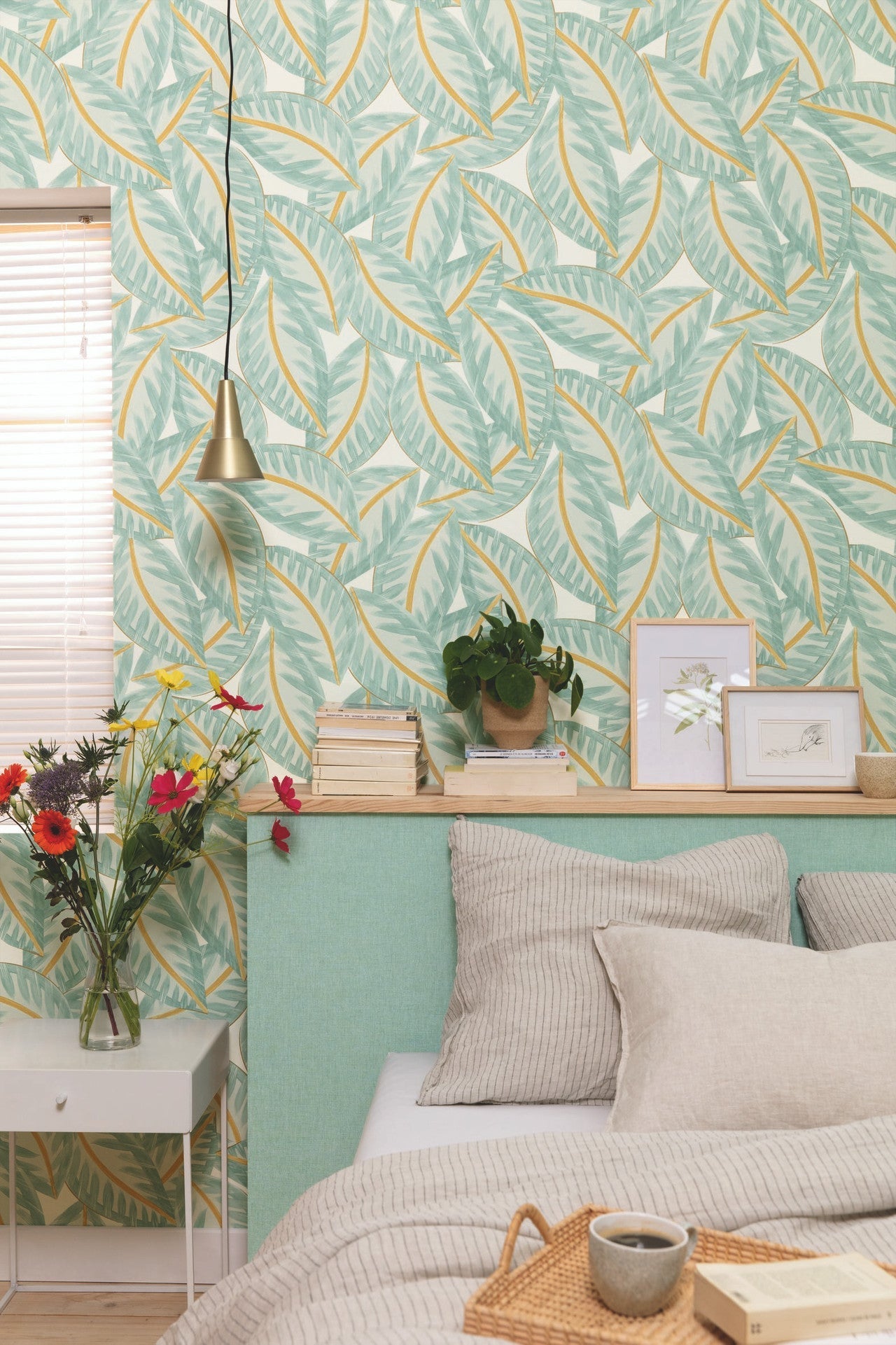 Caracas Leaf Wallpaper