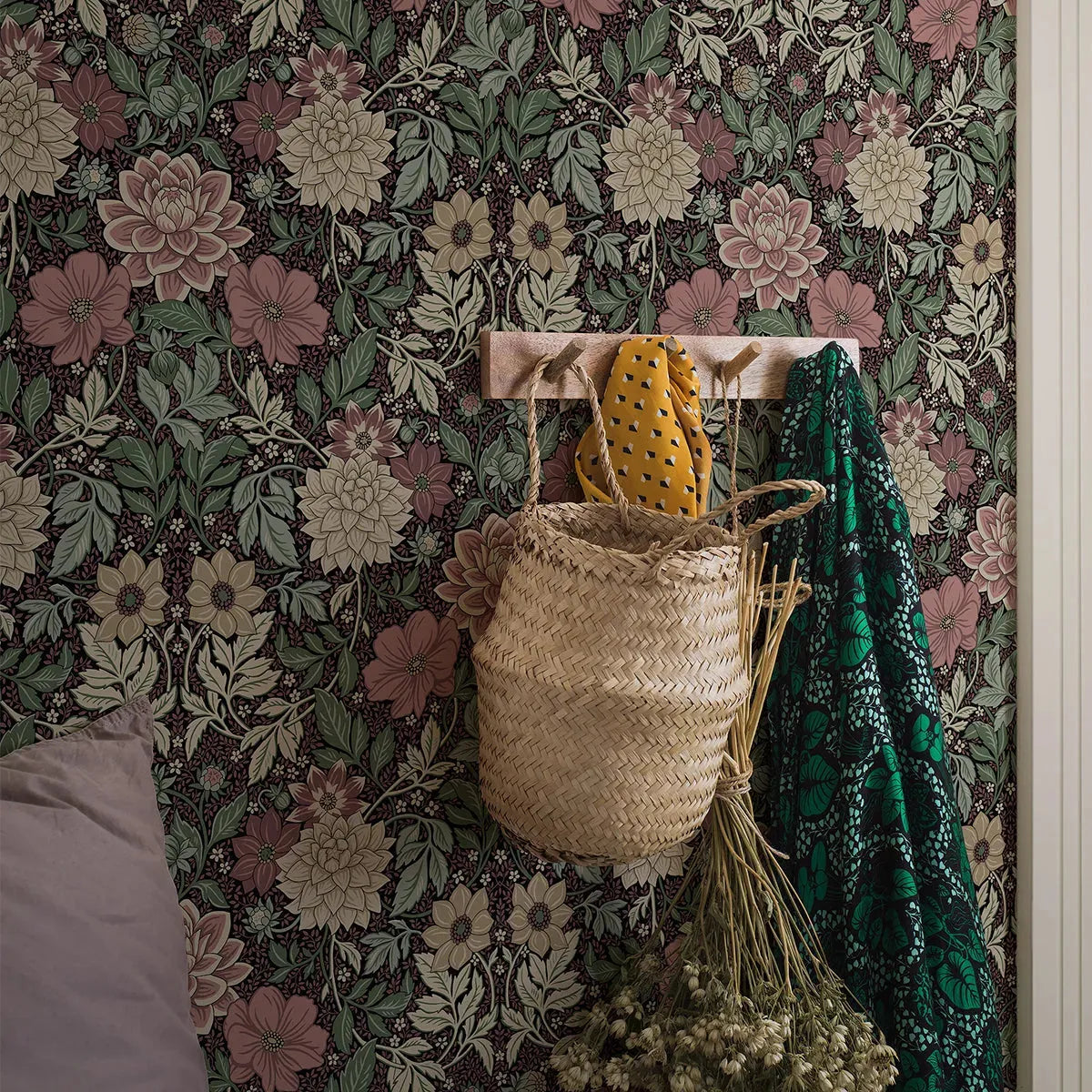 Dahlia Garden Wallpaper by Boråstapeter