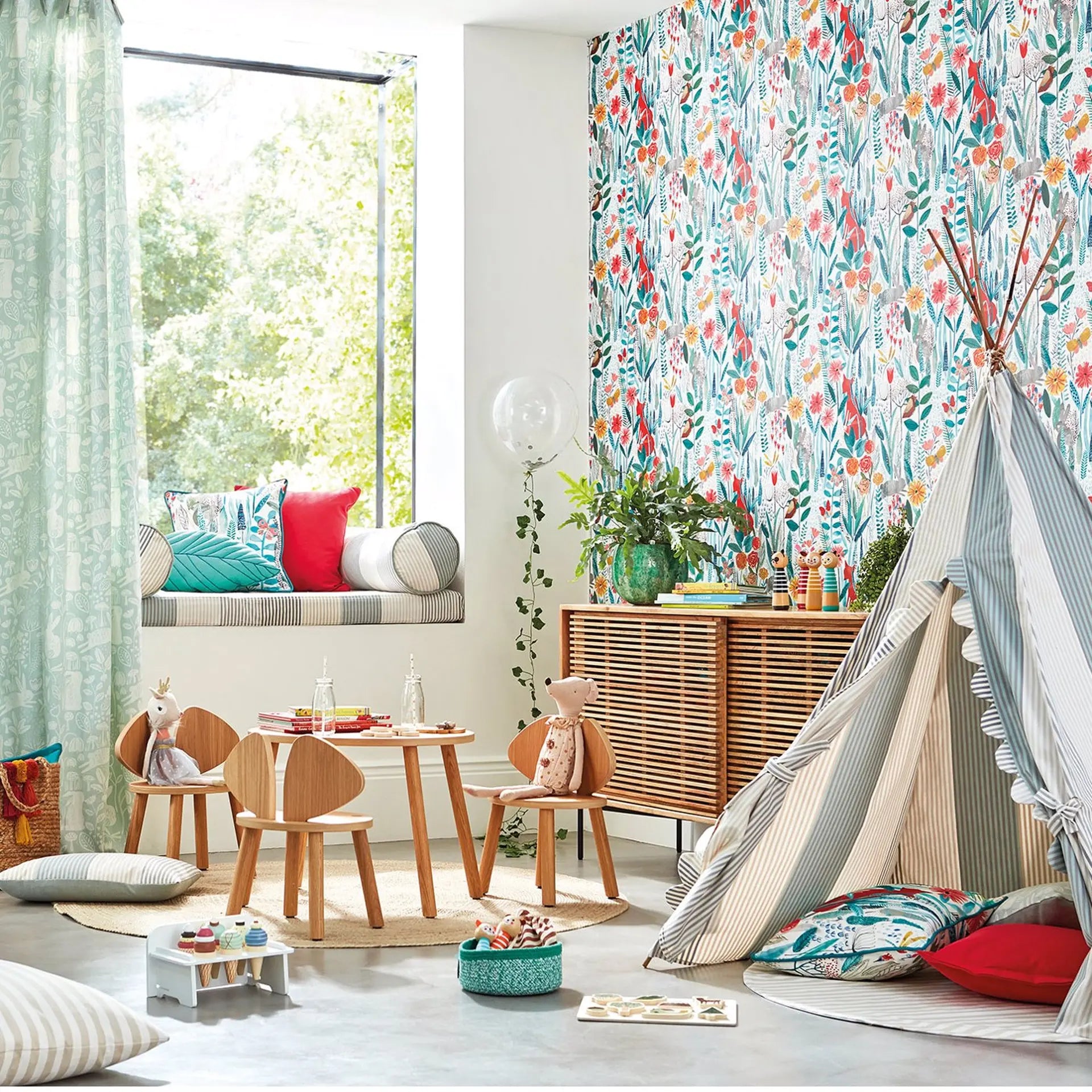 Hide & Seek Wallpaper by Harlequin