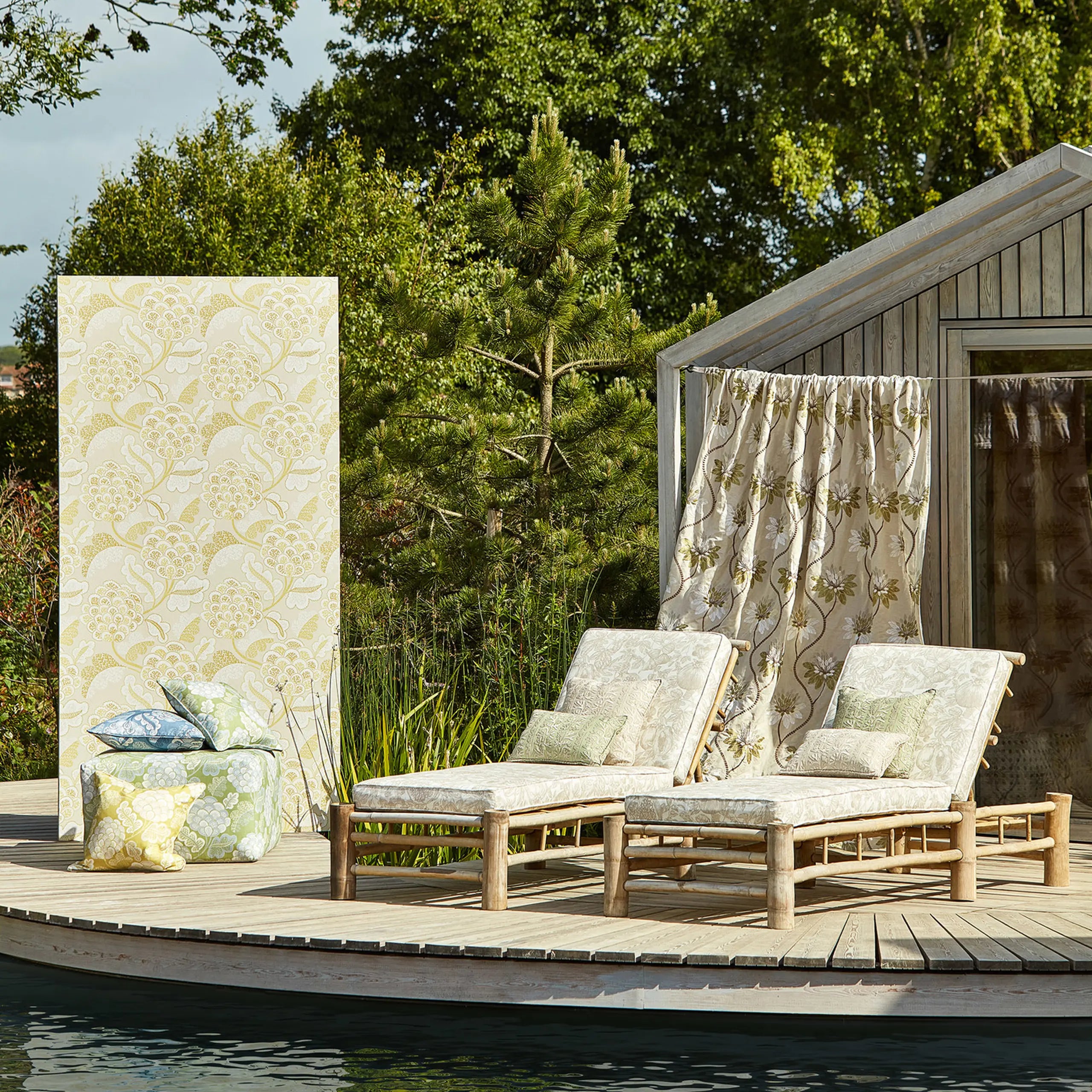 Flourish Wallpaper by Harlequin