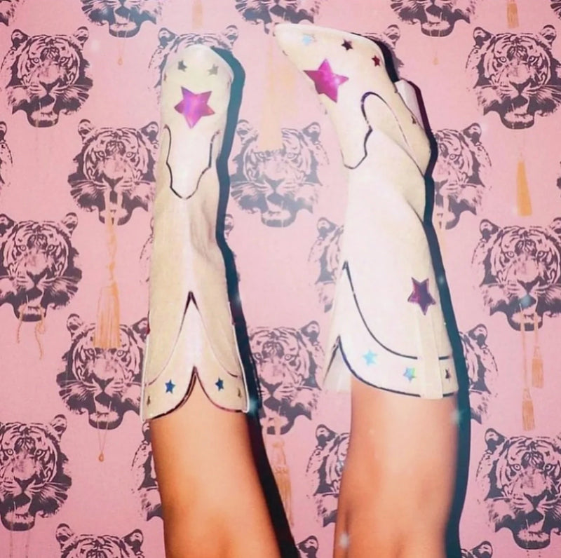 Coco Tiger wallpaper by Studio Lisa Bengtsson