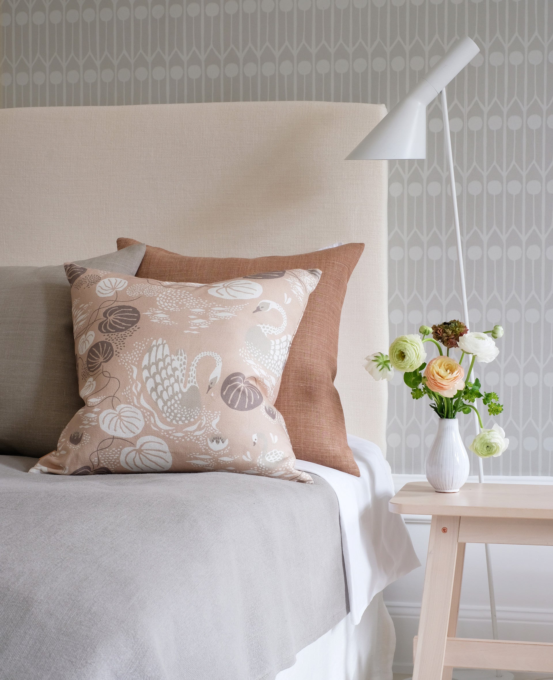 Feathers Wallpaper by Littlephant