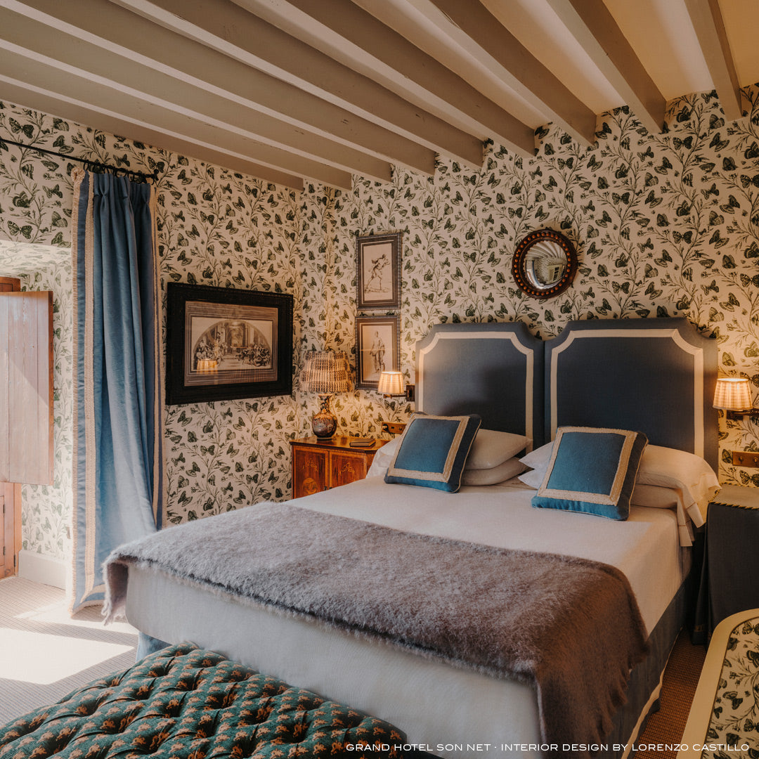 Kira Wallpaper by Gastón y Daniela