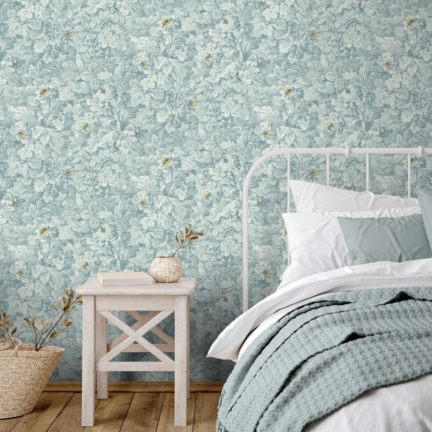 Busy Bee Wallpaper by Woodchip & Magnolia