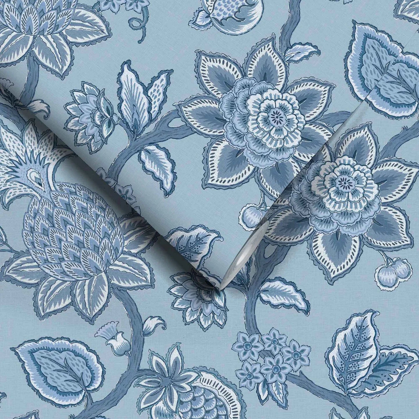 Doris Jacobean Wallpaper by Woodchip & Magnolia
