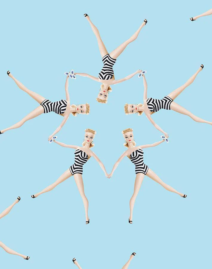 Synchronised Vintage Barbie Wallpaper
