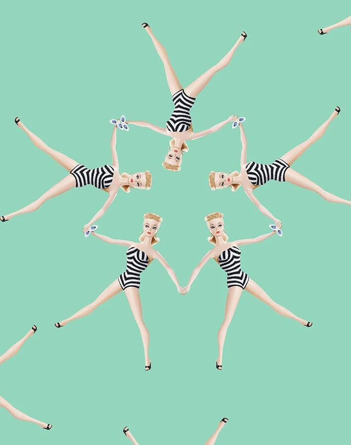 Synchronised Vintage Barbie Wallpaper