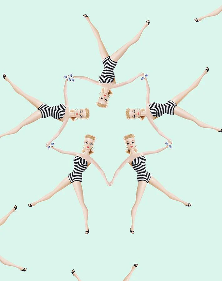 Synchronised Vintage Barbie Wallpaper