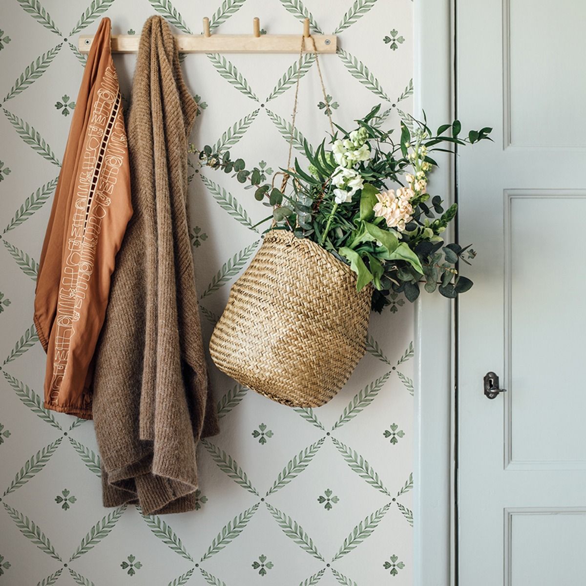 Leaf Trellis Wallpaper by Galerie (Blomstermala Collection)