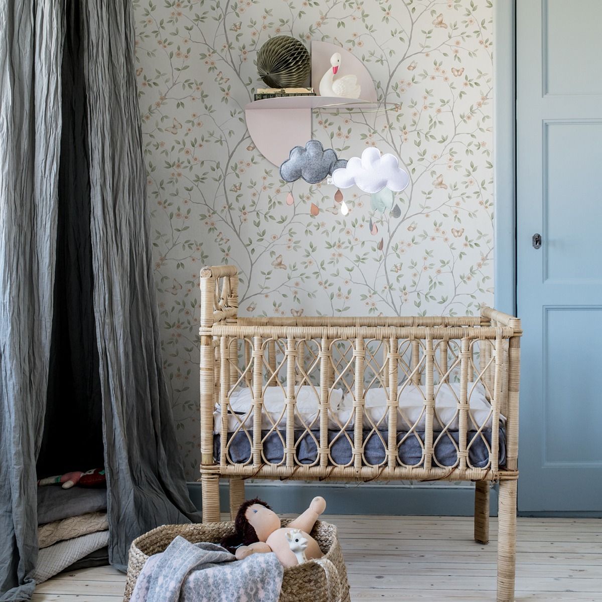 Butterfly Trail Wallpaper by Galerie (Blomstermala Collection)