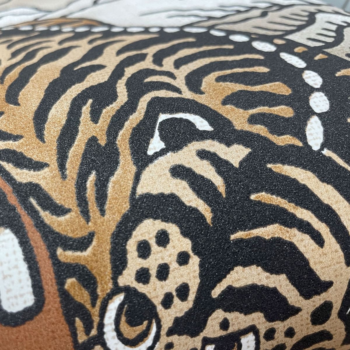 Tora Wallpaper by Holden (Khalili Collection)