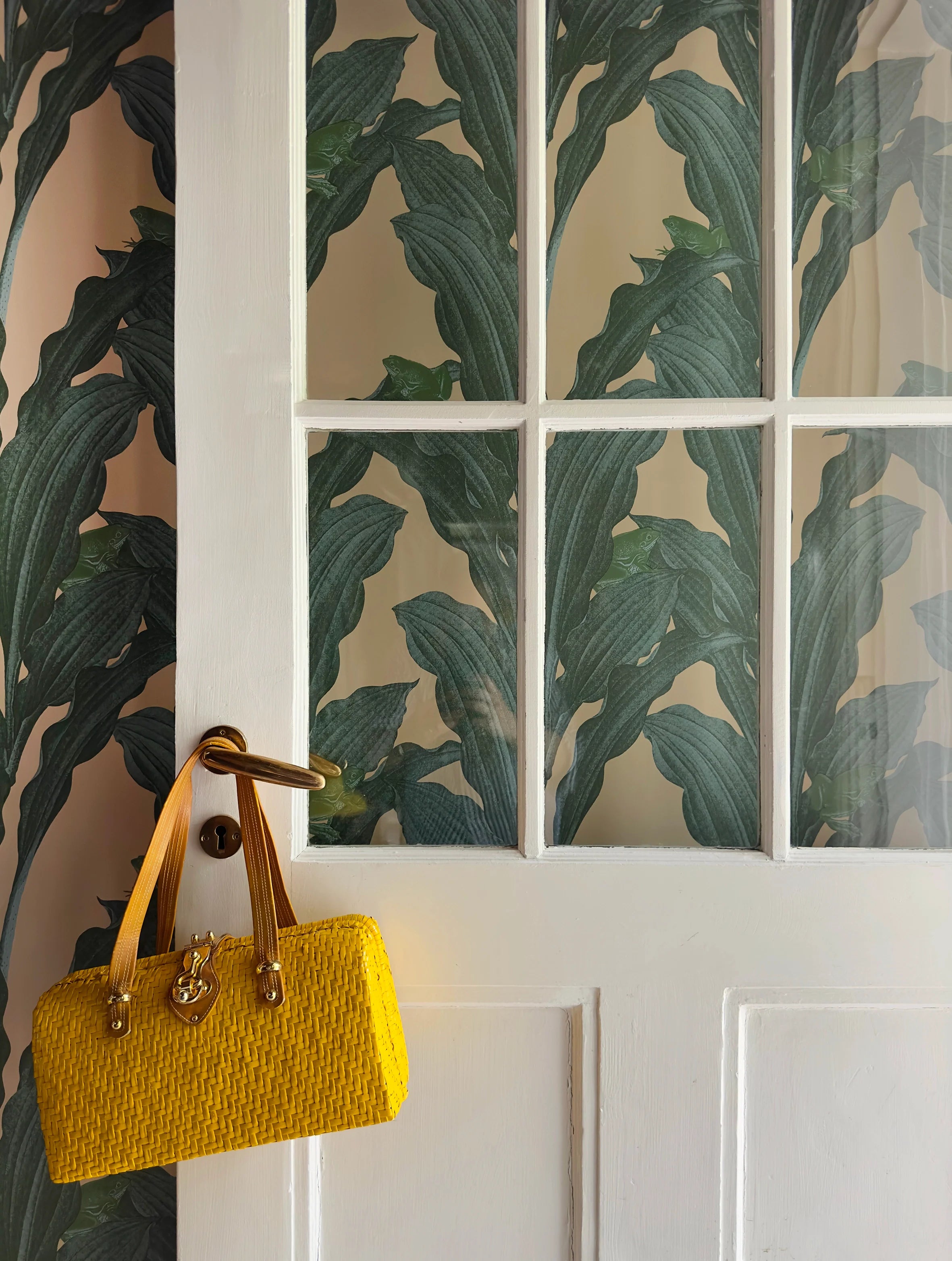 Kool Kermit wallpaper by Studio Lisa Bengtsson