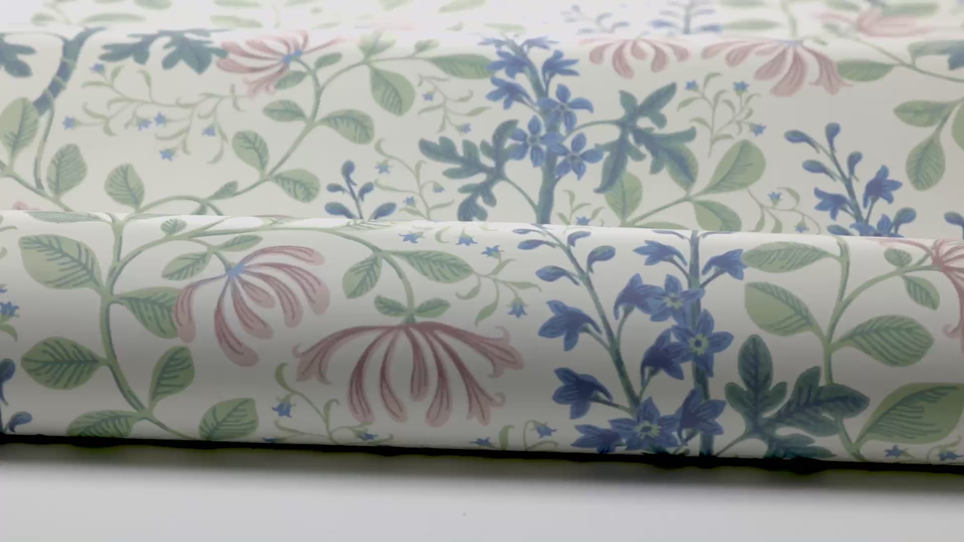 Trädgårdsfröjd Wallpaper by BoråsTapeter