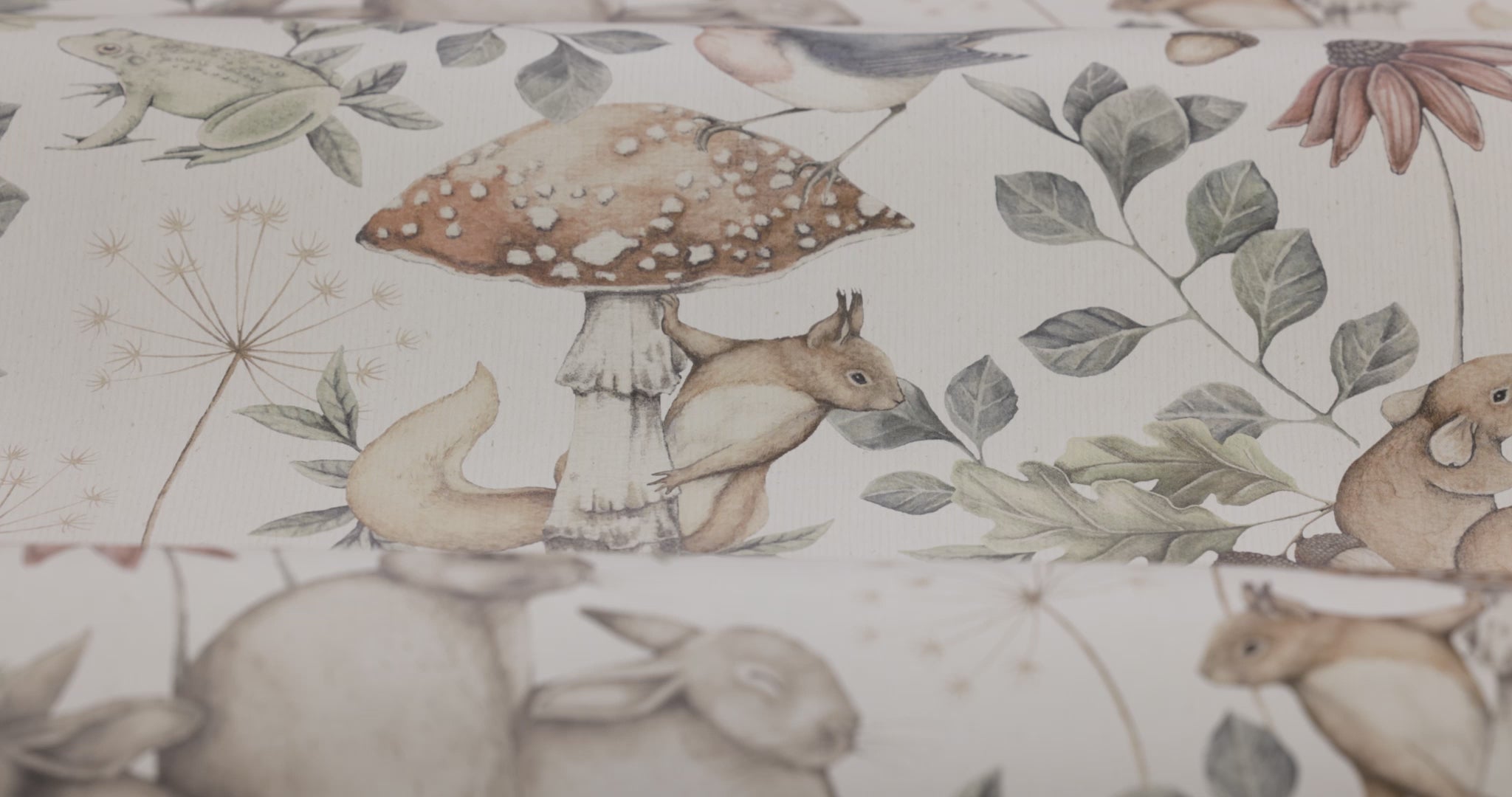 Minou Wallpaper by BoråsTapeter